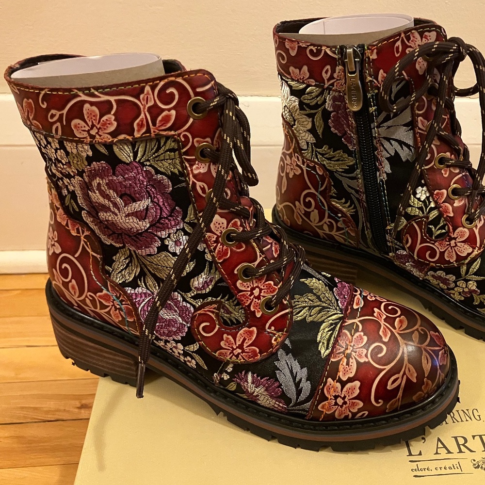 April Cornell Flower Combat Boot, NIB! Size 37